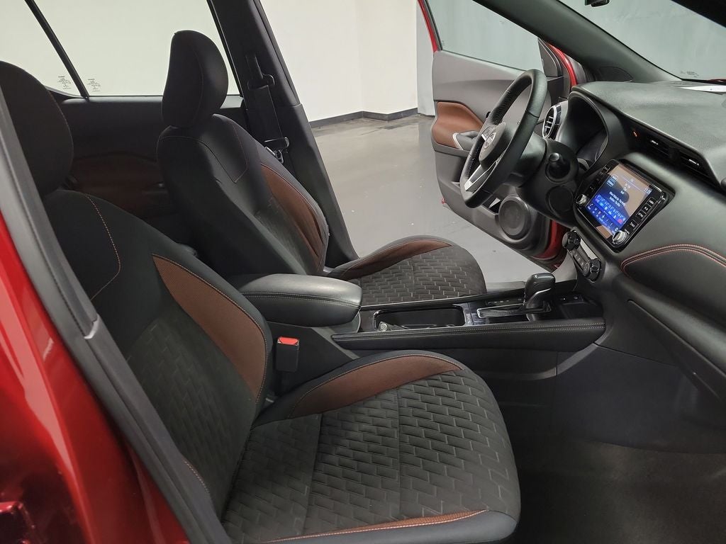 2022 Nissan Kicks SR