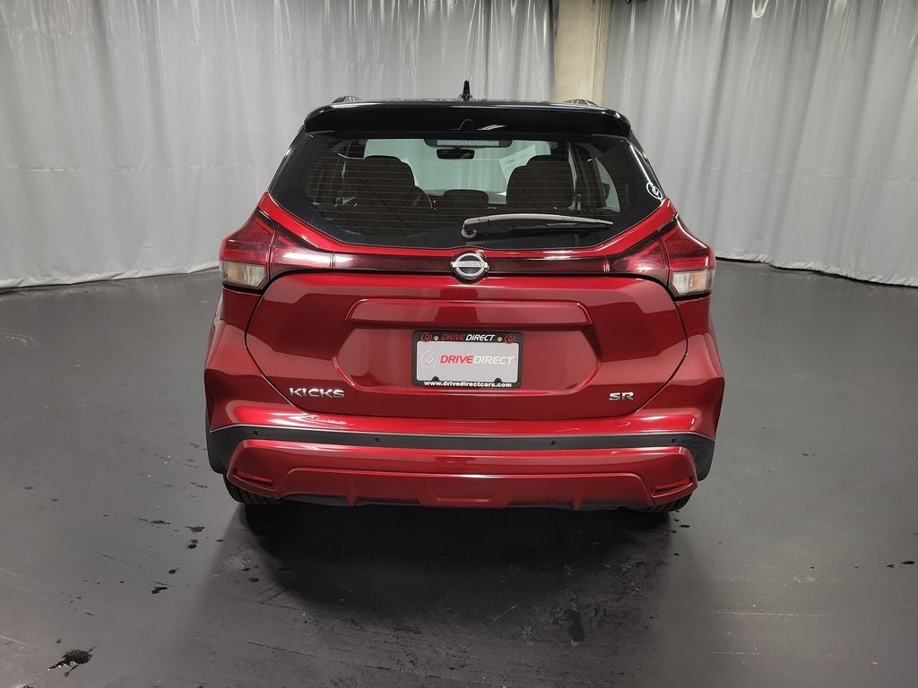 2022 Nissan Kicks SR