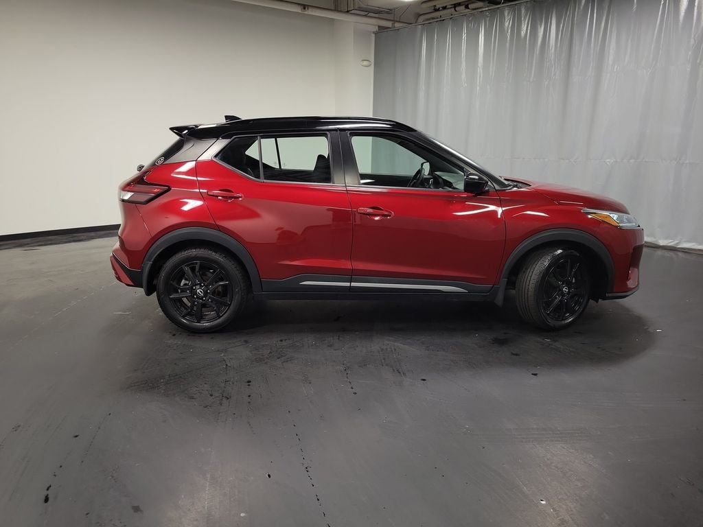2022 Nissan Kicks SR