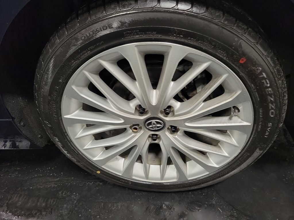 2019 Toyota Camry Hybrid XLE