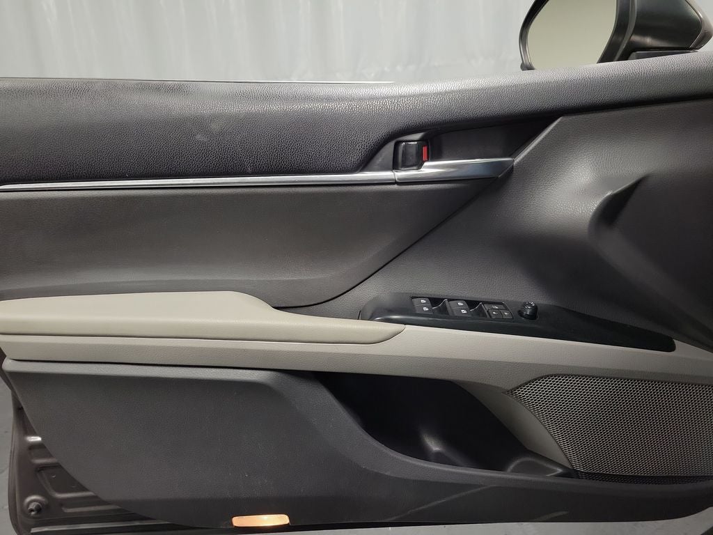2018 Toyota Camry Hybrid LE