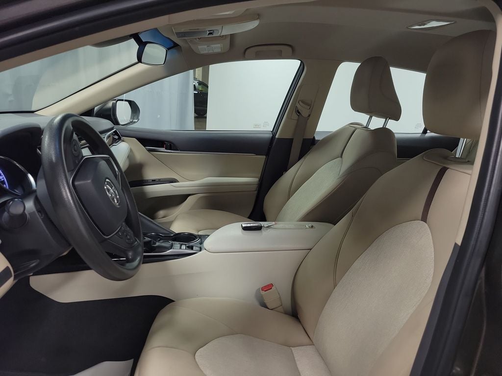 2018 Toyota Camry Hybrid LE