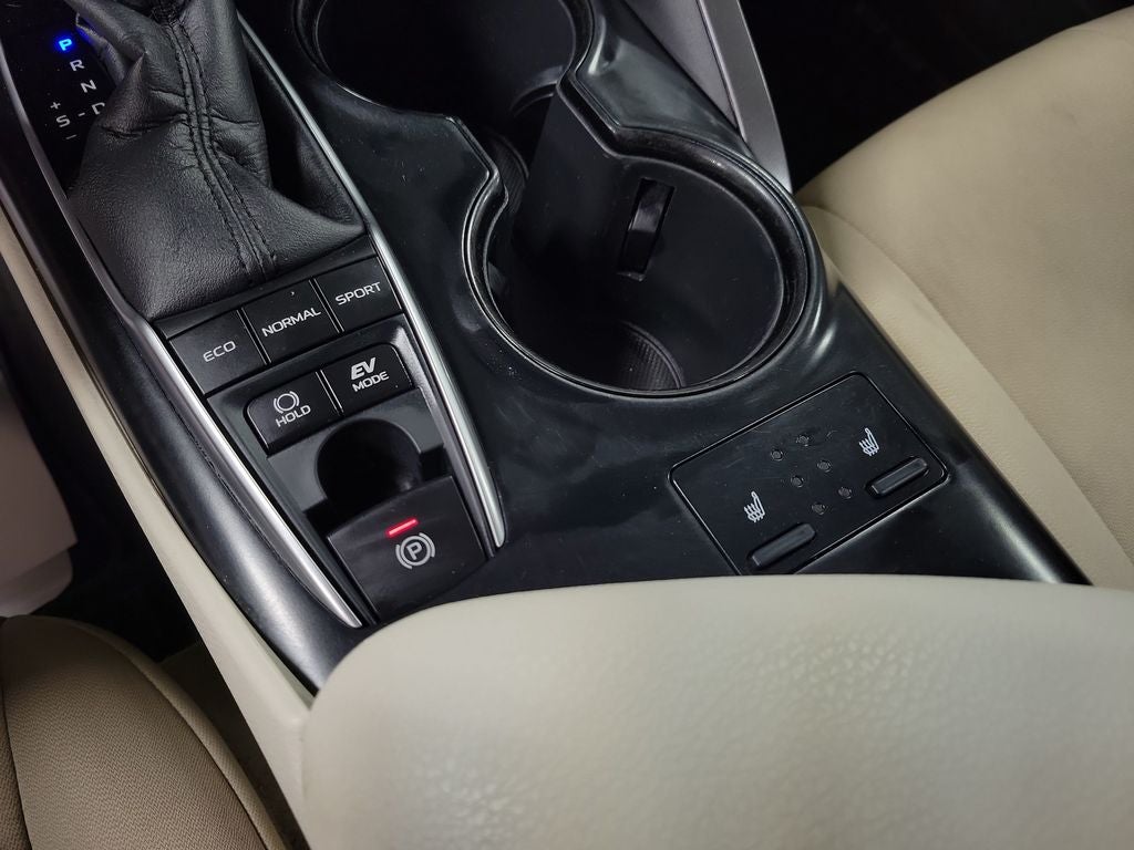 2018 Toyota Camry Hybrid LE