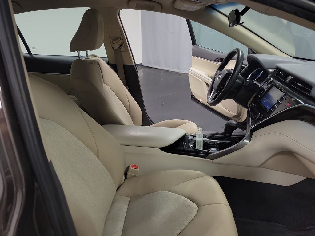 2018 Toyota Camry Hybrid LE