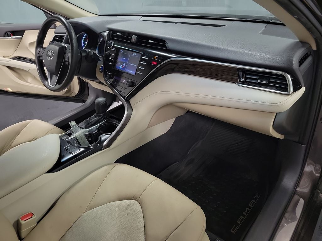 2018 Toyota Camry Hybrid LE