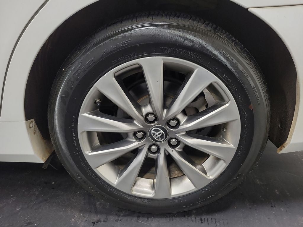 2017 Toyota Camry Hybrid XLE