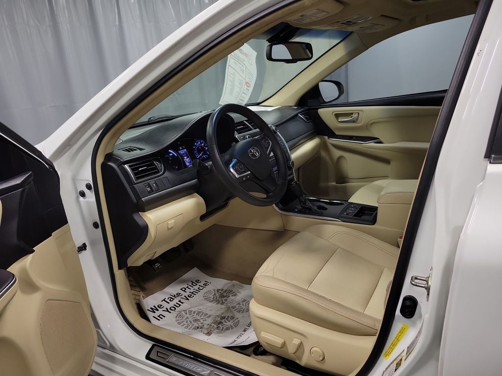 2017 Toyota Camry Hybrid XLE