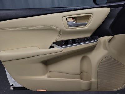 2017 Toyota Camry Hybrid XLE