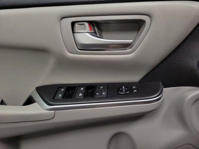 2017 Toyota Camry Hybrid LE