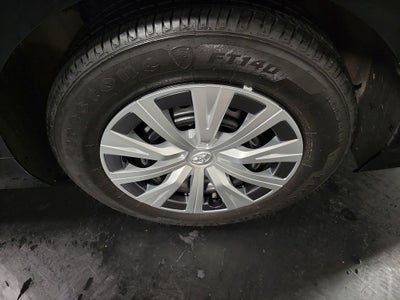 2024 Toyota Camry Hybrid LE