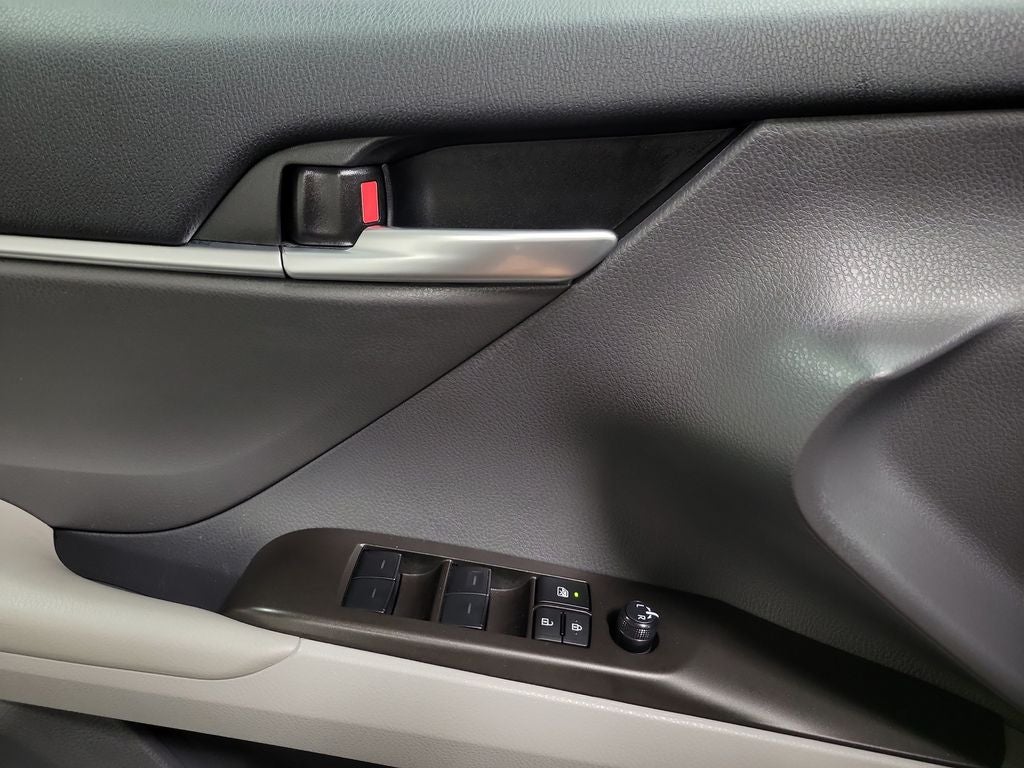 2024 Toyota Camry Hybrid LE