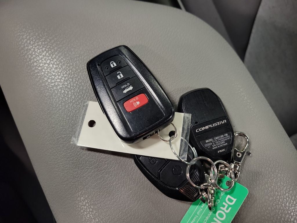 2022 Toyota Camry Hybrid LE