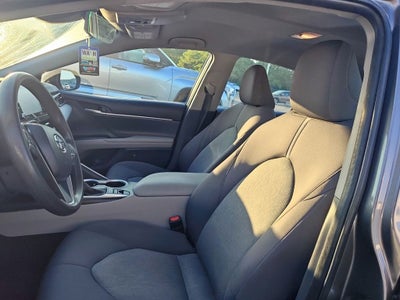 2022 Toyota Camry Hybrid LE