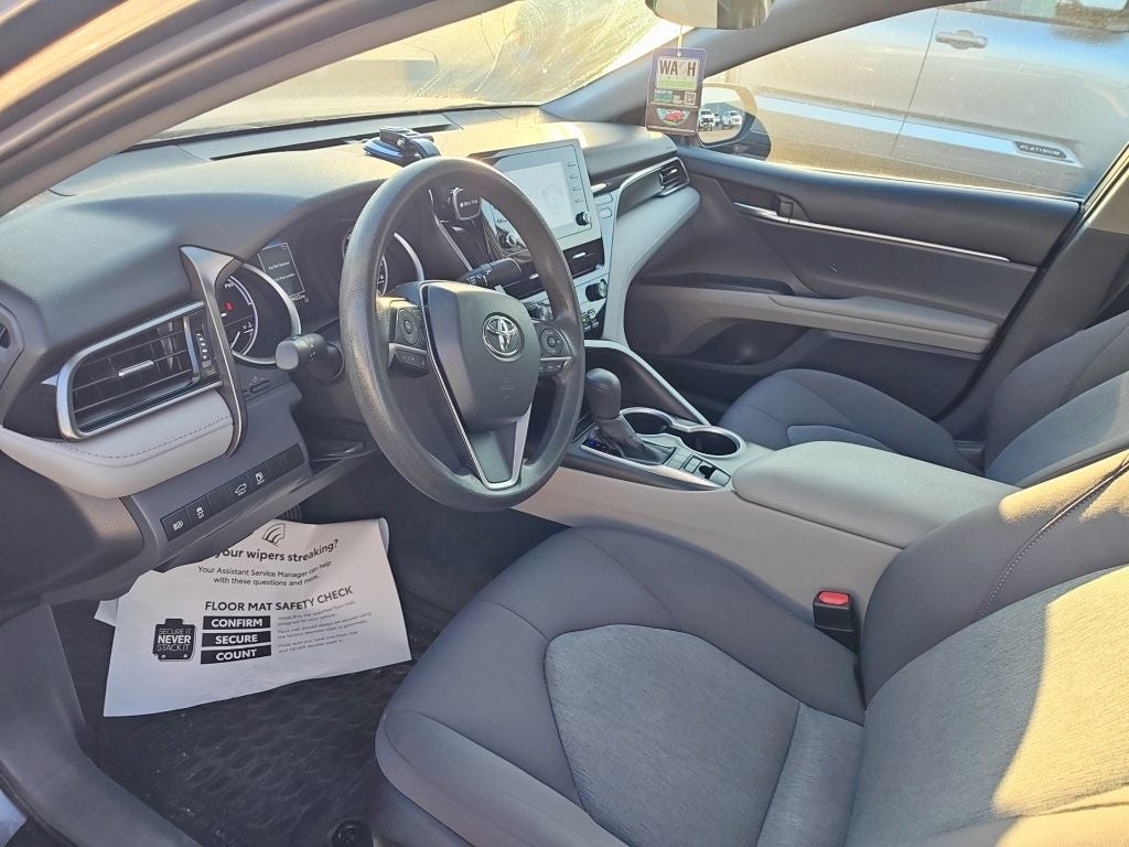 2022 Toyota Camry Hybrid LE