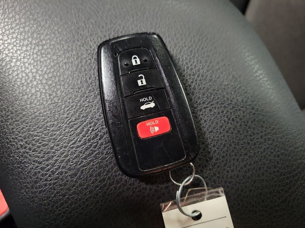 2022 Toyota Camry Hybrid LE