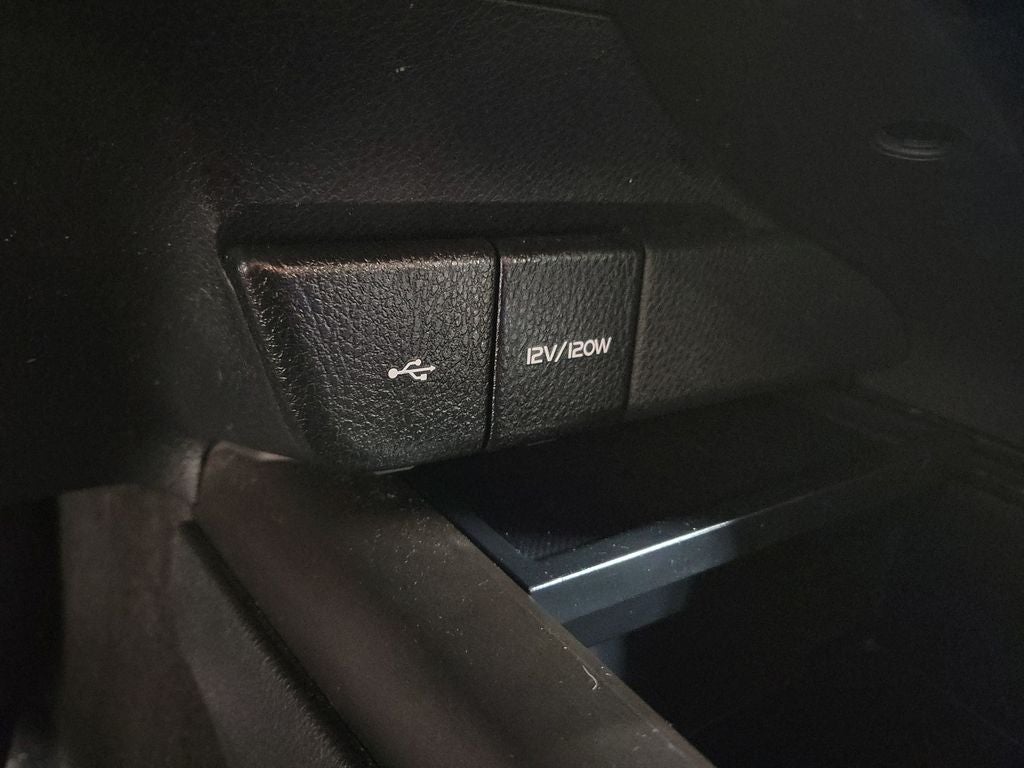 2022 Toyota Camry Hybrid LE