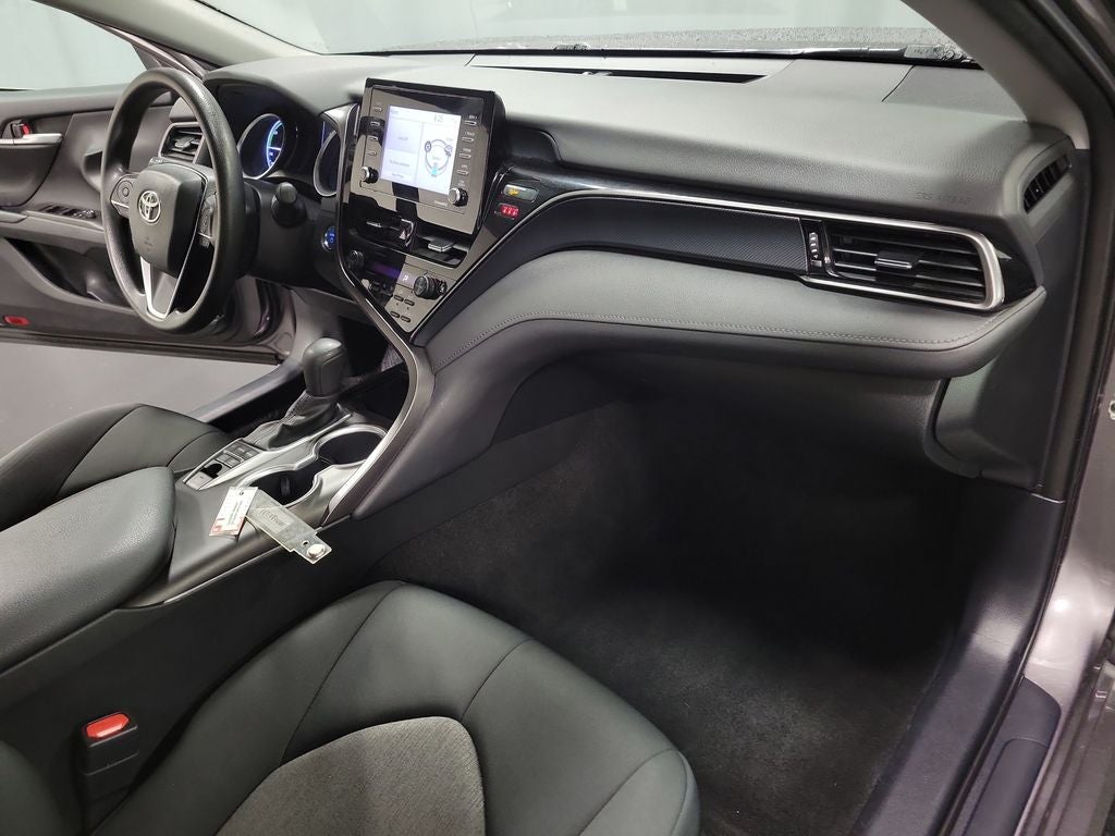 2022 Toyota Camry Hybrid LE