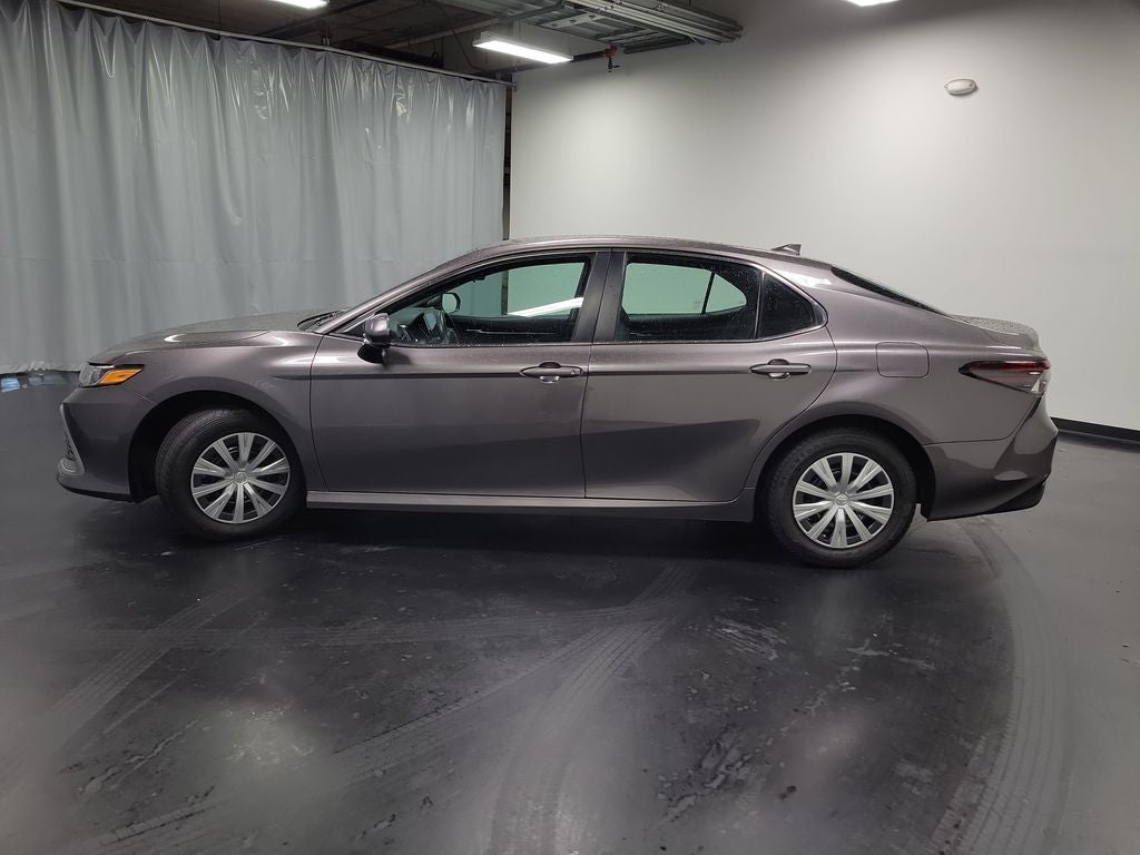 2022 Toyota Camry Hybrid LE