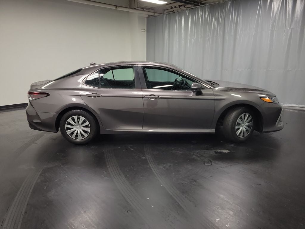 2022 Toyota Camry Hybrid LE
