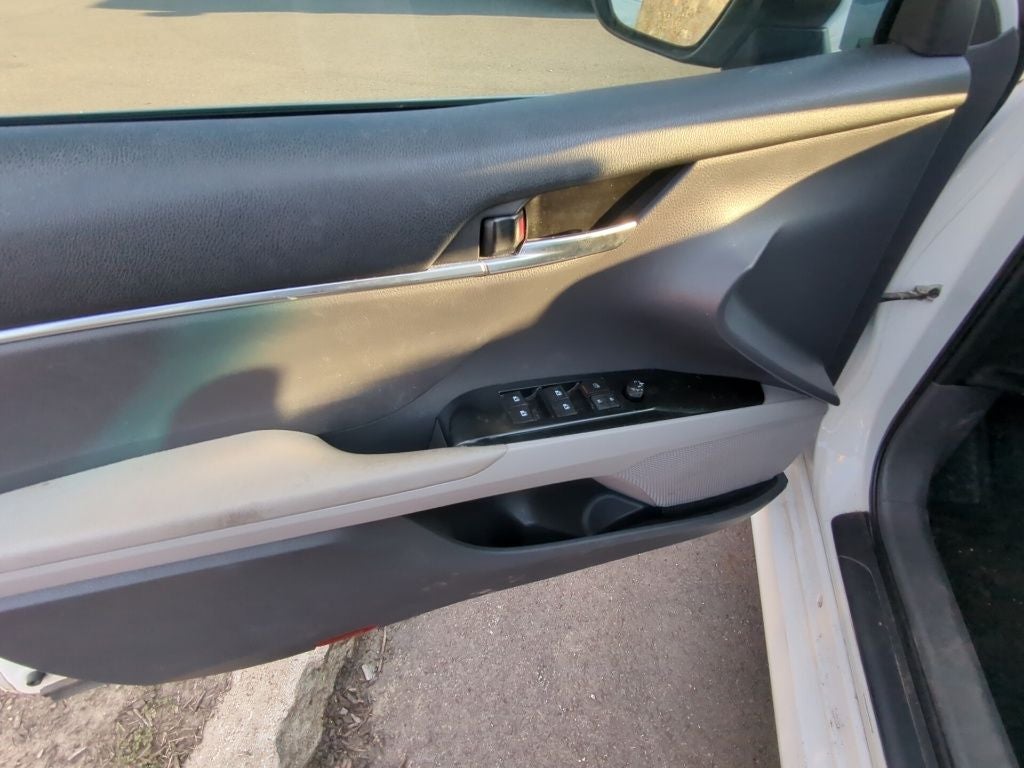 2020 Toyota Camry Hybrid LE