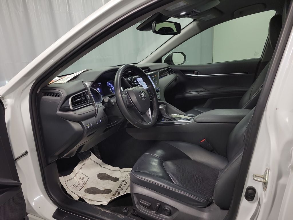 2020 Toyota Camry Hybrid XLE