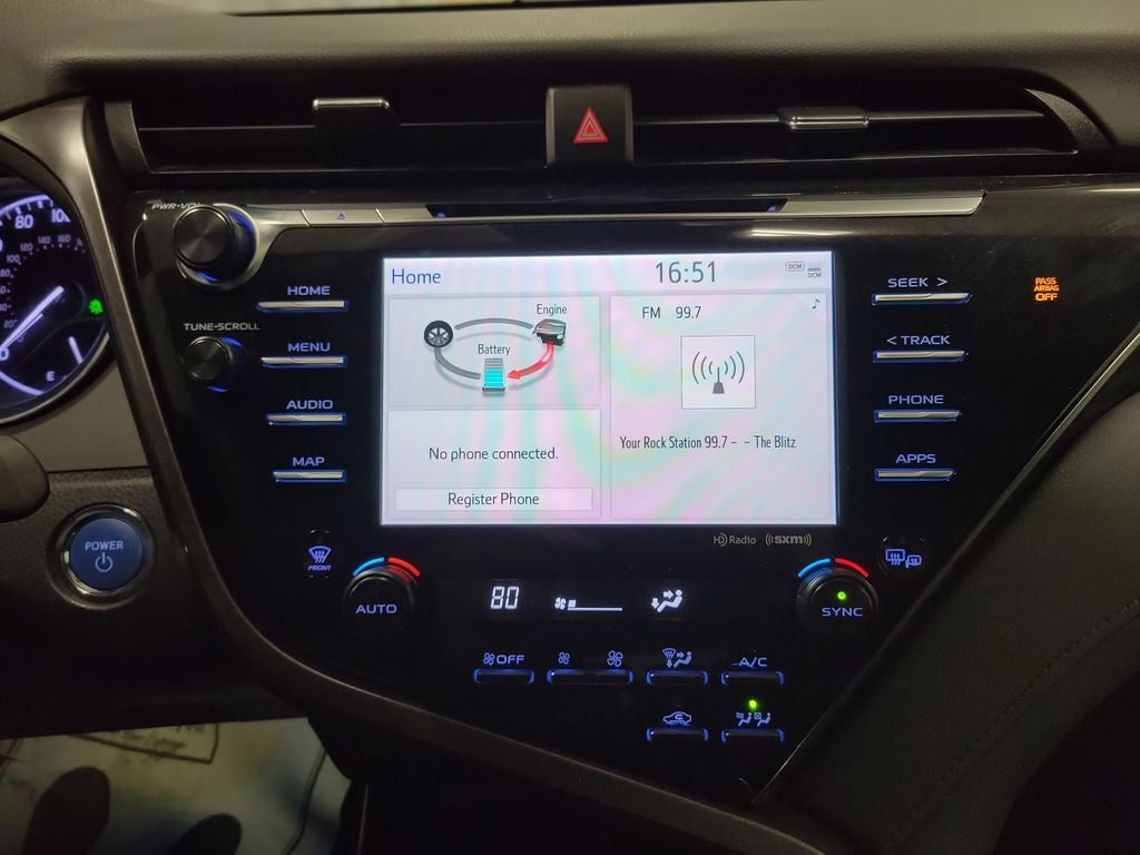 2020 Toyota Camry Hybrid XLE