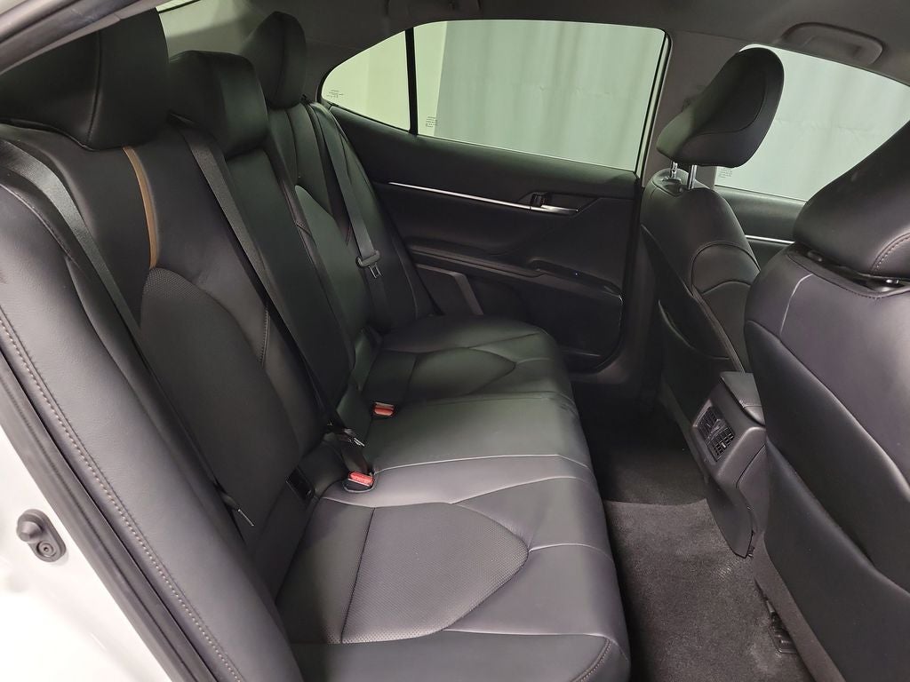 2020 Toyota Camry Hybrid XLE