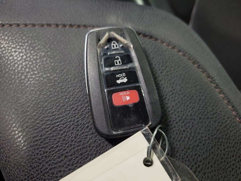 2020 Toyota Camry Hybrid XLE