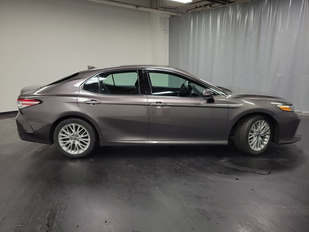 2020 Toyota Camry Hybrid XLE
