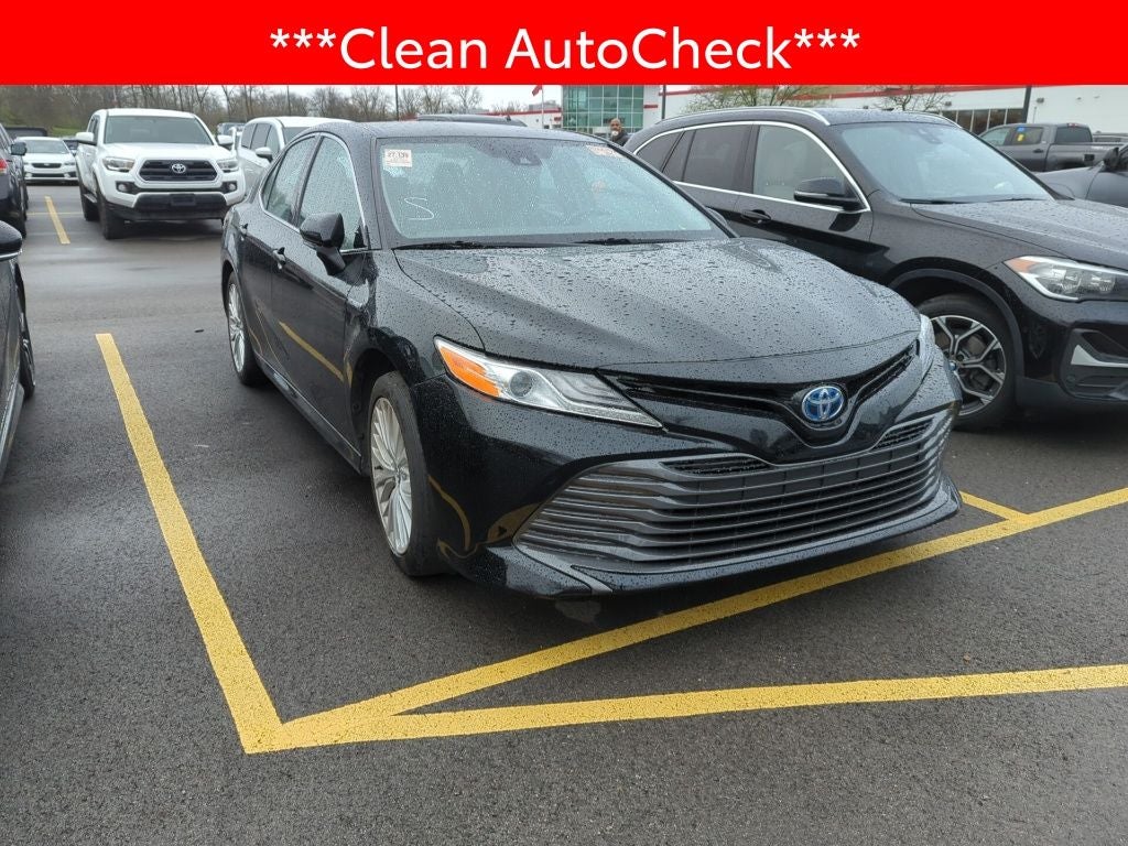 2020 Toyota Camry Hybrid XLE