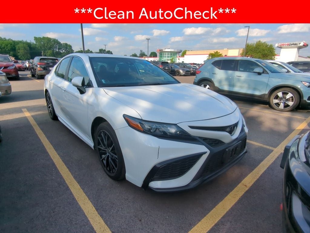 2022 Toyota Camry SE