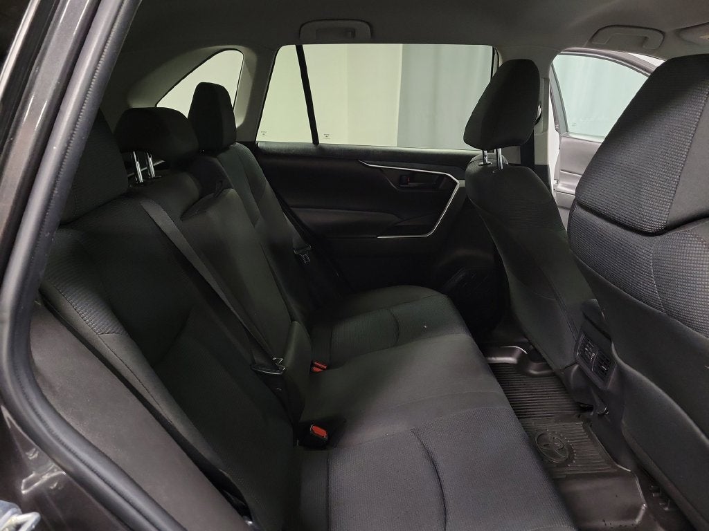 2022 Toyota RAV4 Hybrid LE