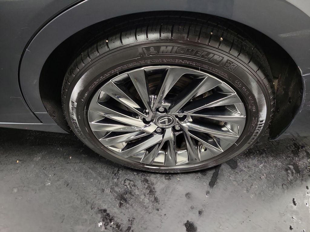 2024 Lexus ES 300h Luxury