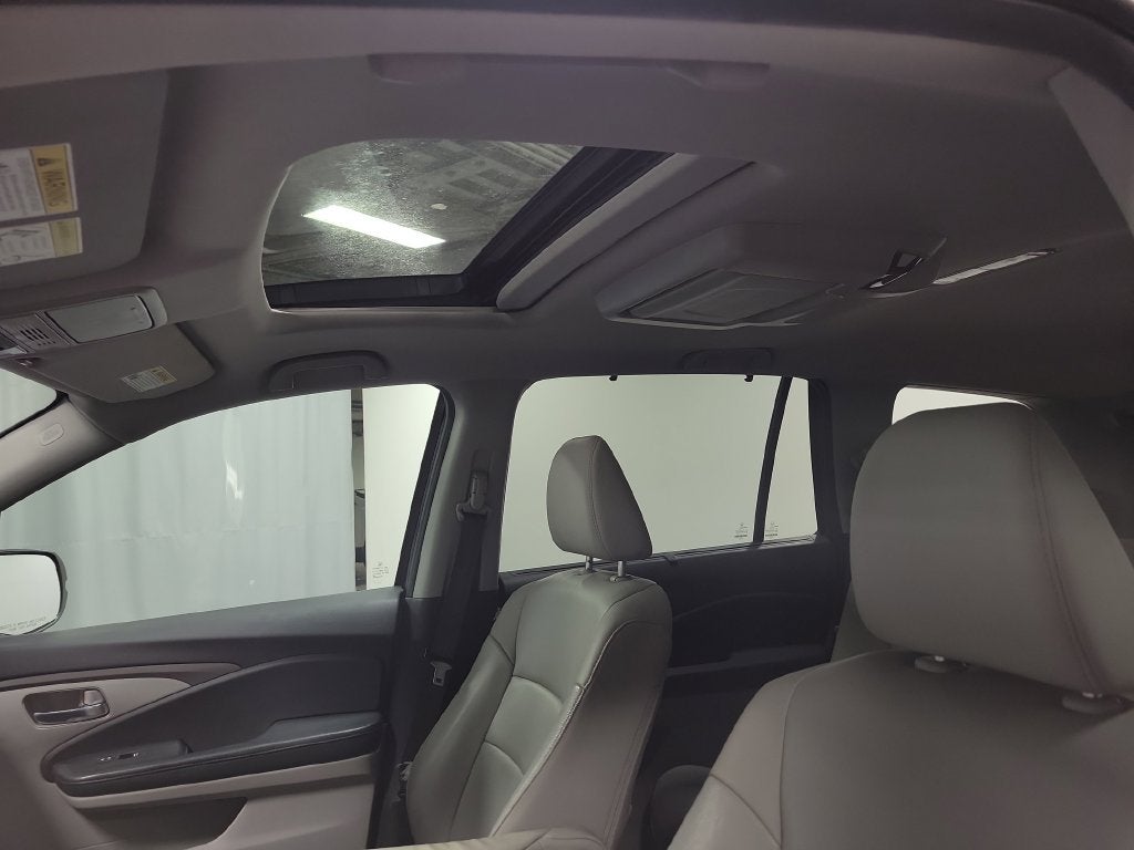 2019 Honda Pilot EX-L w/Navigation and Rear Entertainment System