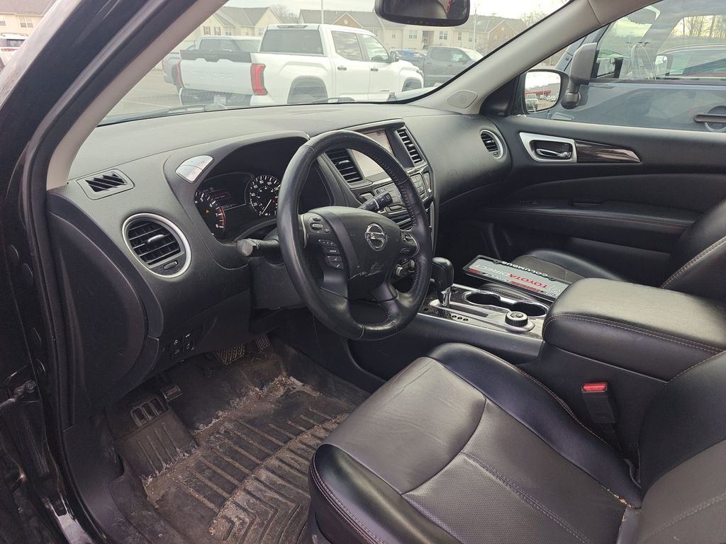 2019 Nissan Pathfinder SL