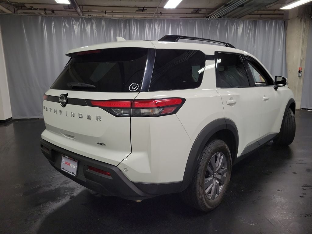 2025 Nissan Pathfinder SV