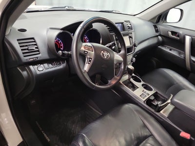 2013 Toyota Highlander SE