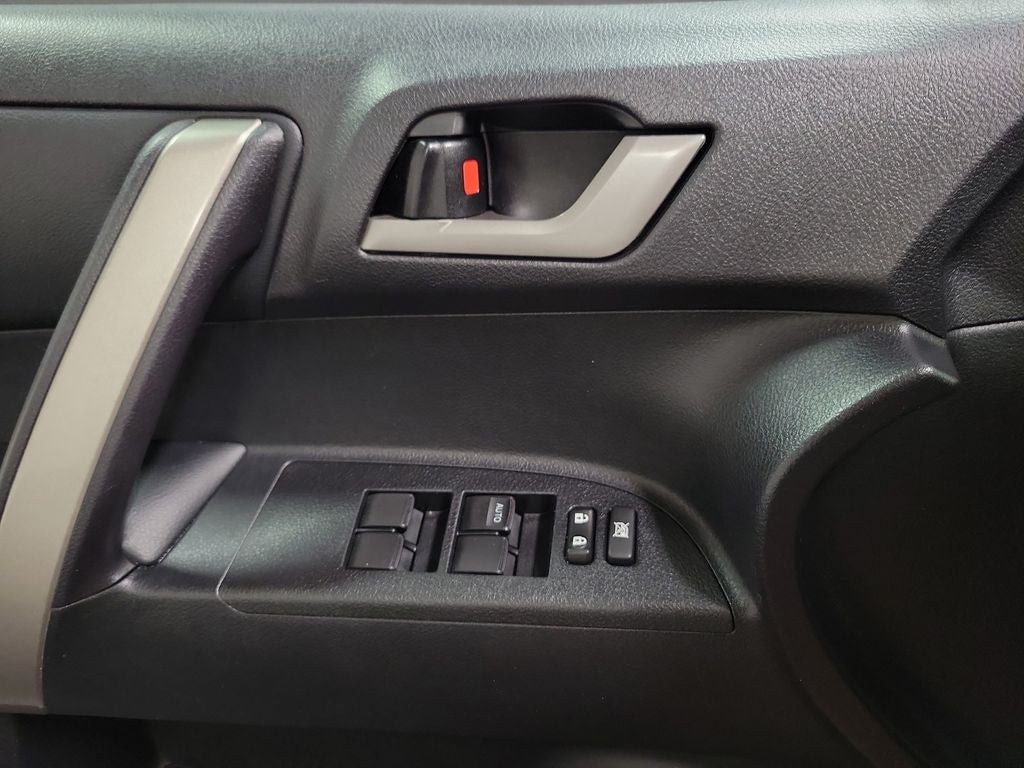 2013 Toyota Highlander SE