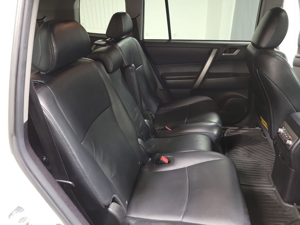2013 Toyota Highlander SE