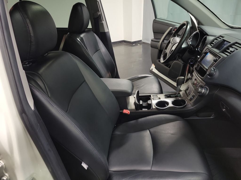2013 Toyota Highlander SE