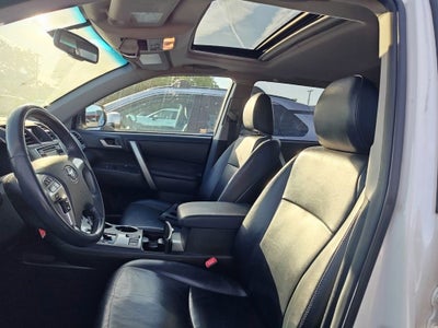 2013 Toyota Highlander SE