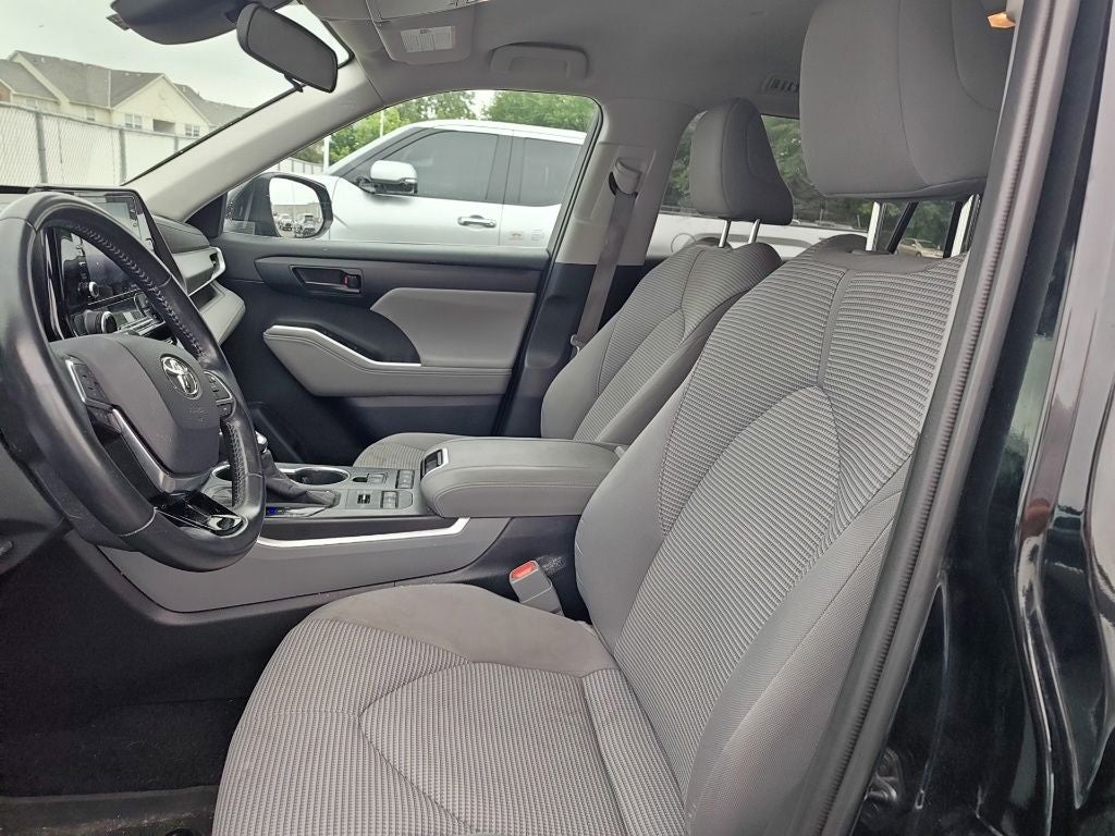 2020 Toyota Highlander LE