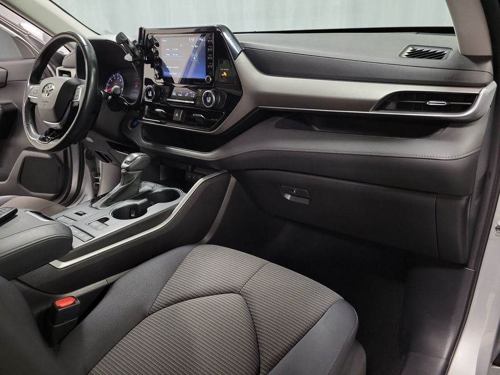 2021 Toyota Highlander LE