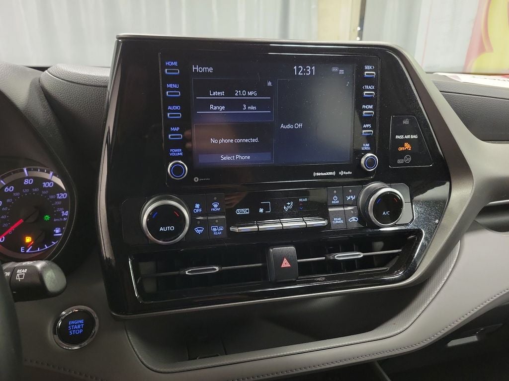 2022 Toyota Highlander LE