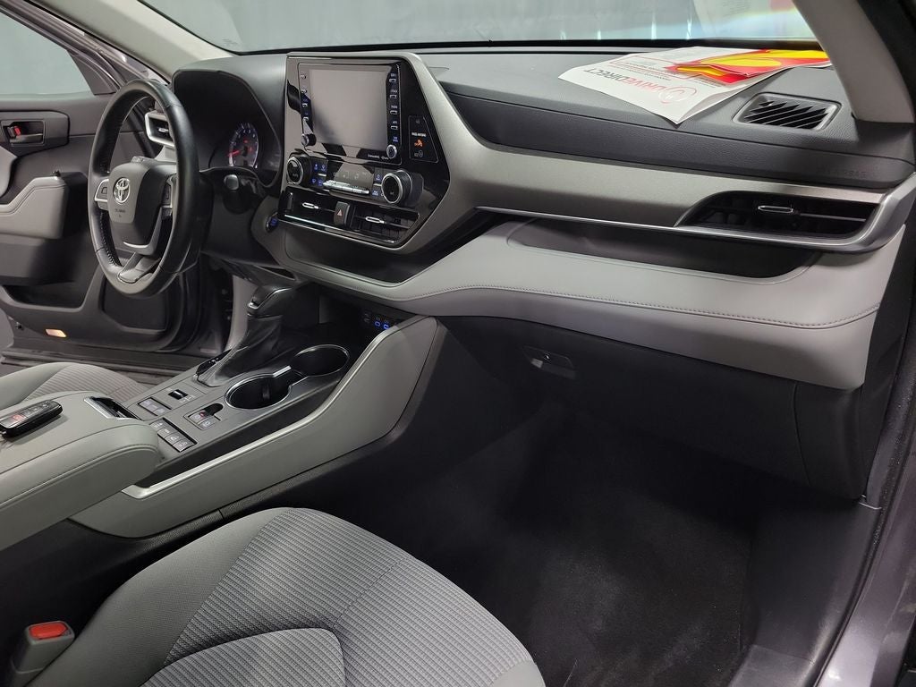 2022 Toyota Highlander LE