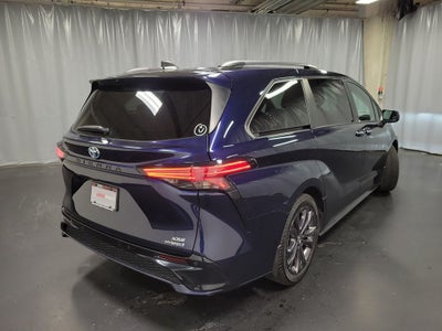 2022 Toyota Sienna XSE 7 Passenger