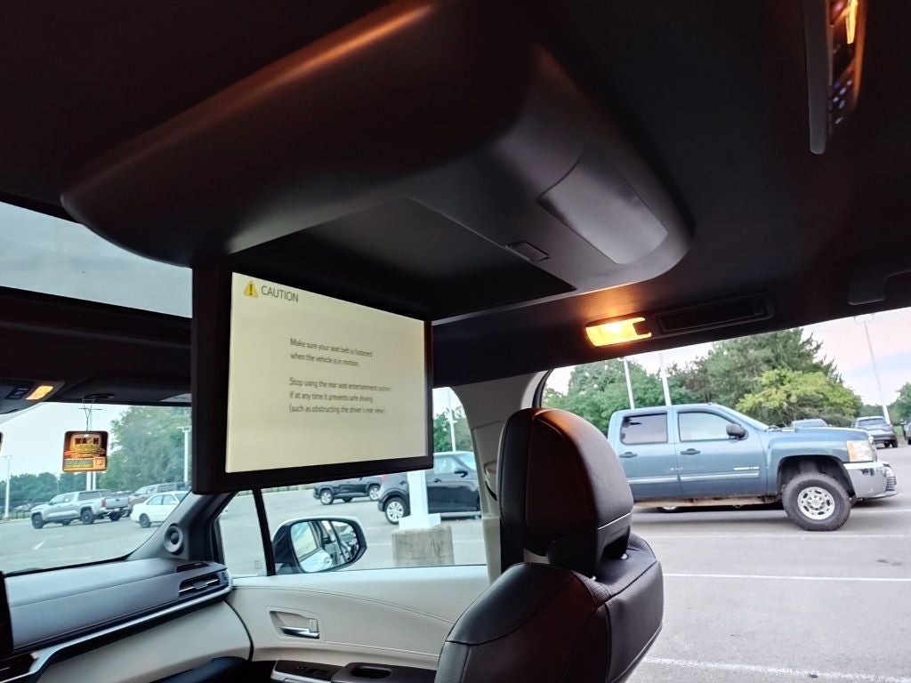 2024 Toyota Sienna Platinum 7 Passenger