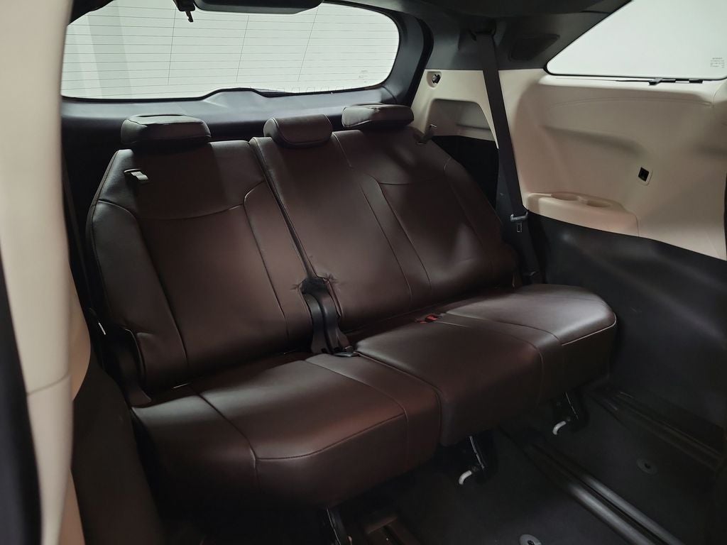 2024 Toyota Sienna Platinum 7 Passenger