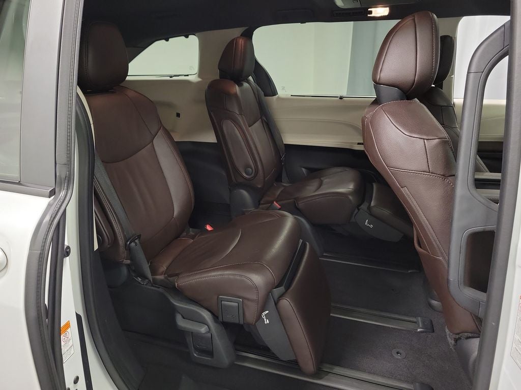 2024 Toyota Sienna Platinum 7 Passenger