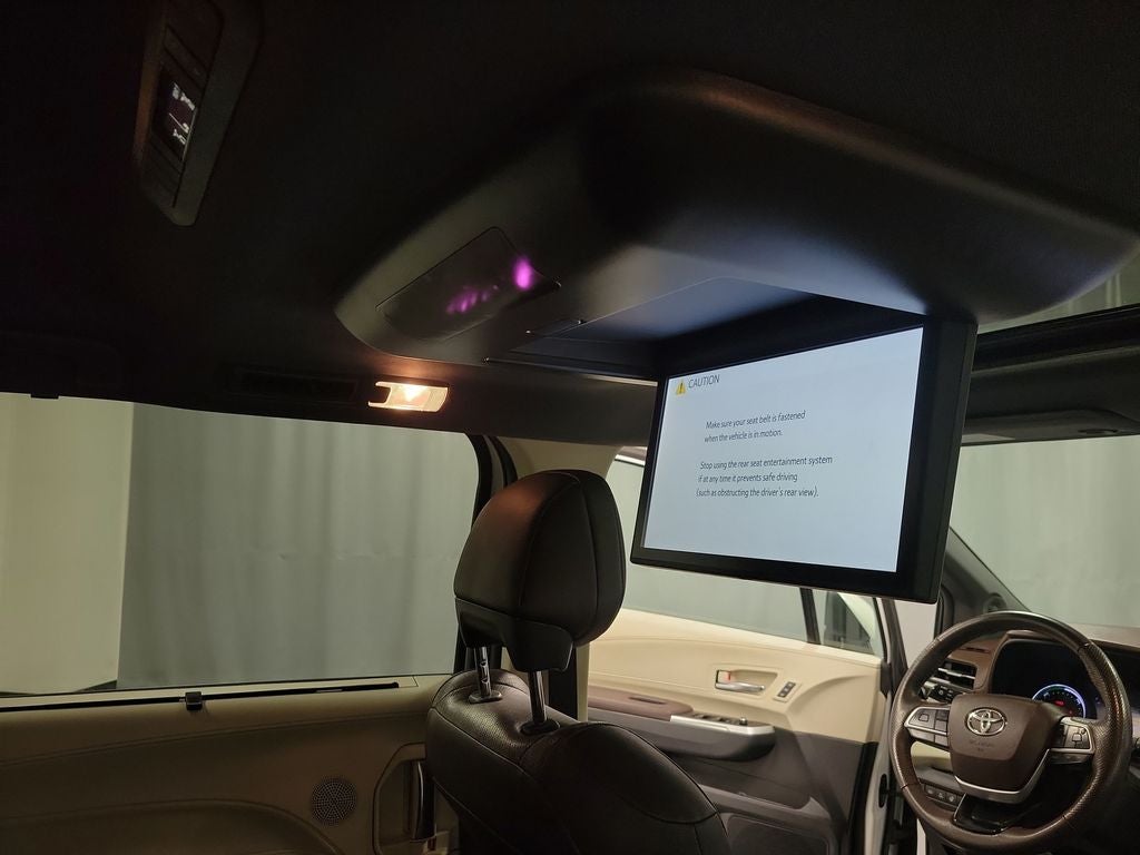 2022 Toyota Sienna Platinum 7 Passenger
